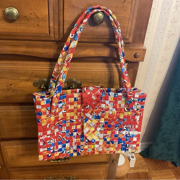 NEW/ REBAGZ HALF THE SKY DESIGNS HANDMADE IN PHILIPPINES RECYCLED JUICE BAG - Picture 14 of 16